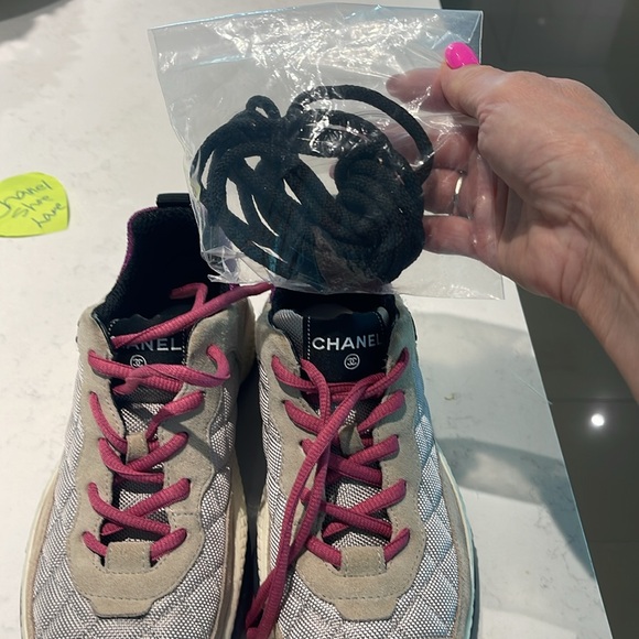 CHANEL Women's Beige and Pink Sneakers - Picture 15 of 15